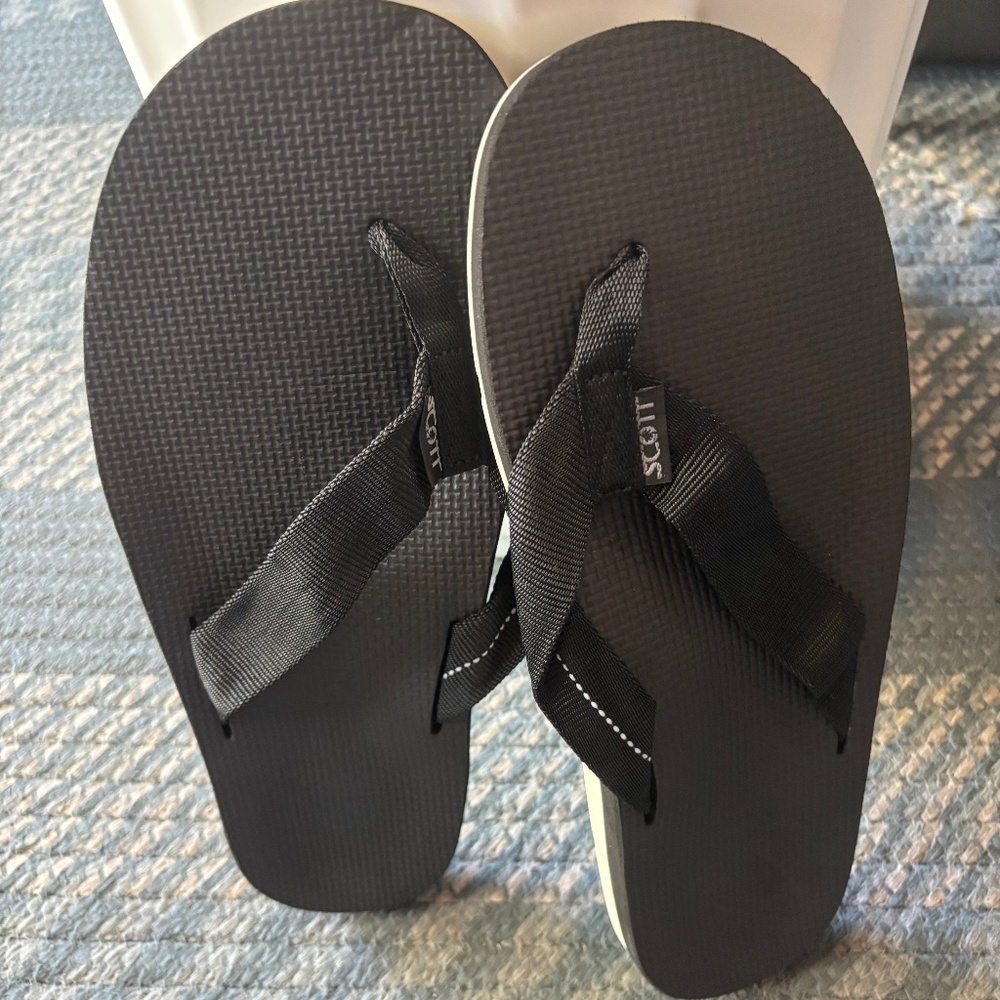 Men’s Scott Sandals size 11